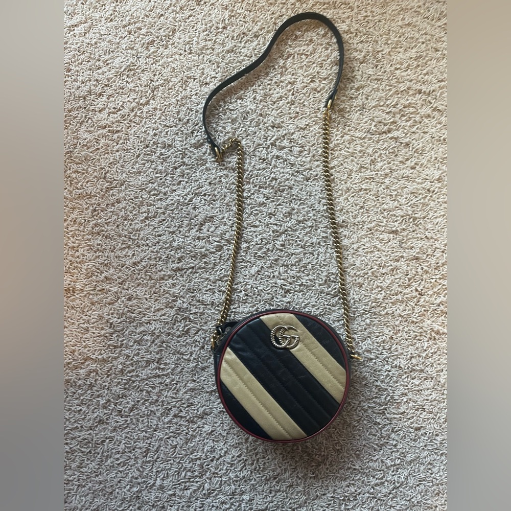 GUCCI round bag - like new